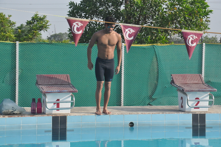 Corvuss Swimming